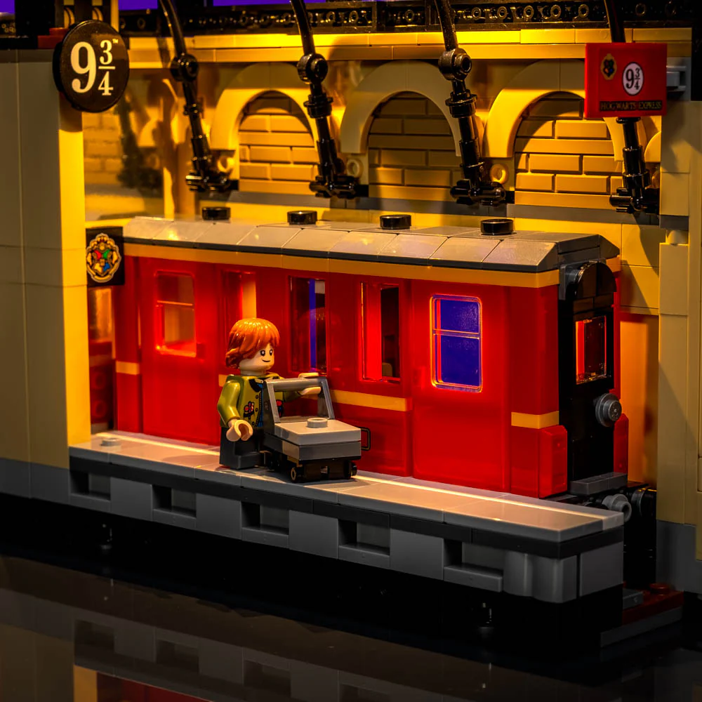 Light Kit for LEGO® Harry Potter™ Book Nook: Hogwarts™ Express #76450 - Image 8
